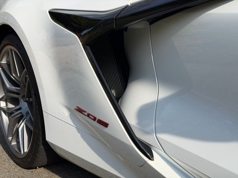 Used 2024 Chevrolet Corvette Z06 w/ Z07 Performance Package image 11