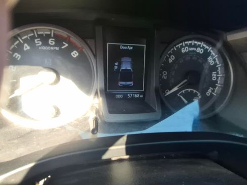 Used 2019 Toyota Tacoma TRD Off-Road w/ Technology Package image 20