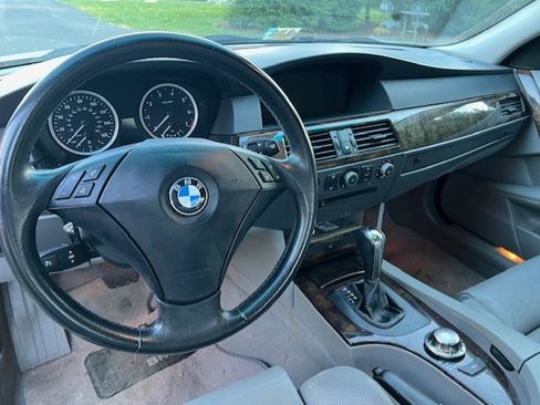 Used 2005 BMW 530i Sedan image 4