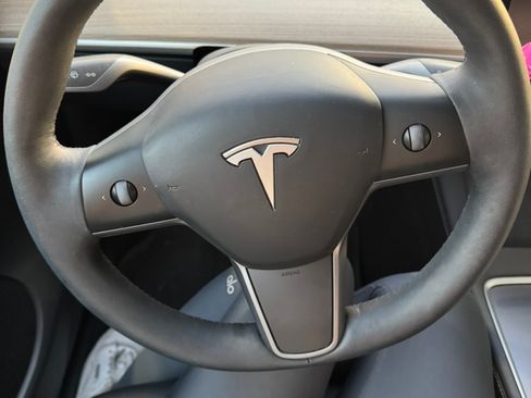 Used 2023 Tesla Model Y Long Range image 10