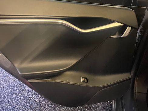 Used 2014 Tesla Model S P85 image 17