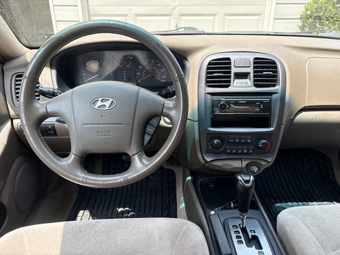 Used 2004 Hyundai Sonata FWD image 9