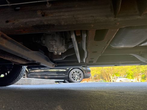 Used 2011 Chevrolet Suburban 2500 LT image 28