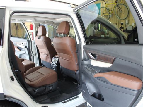 Used 2019 Subaru Ascent Touring w/ Popular Package #2A AWD/4WD image 8