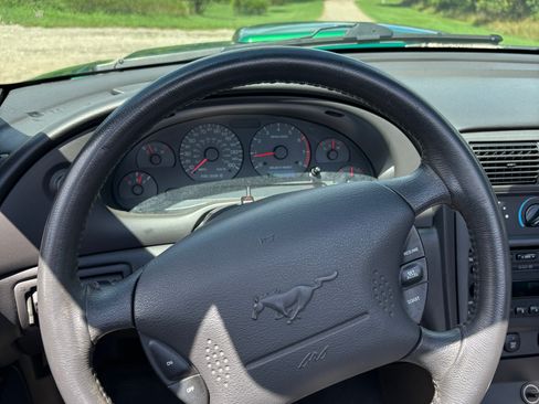 Used 2001 Ford Mustang GT RWD image 10