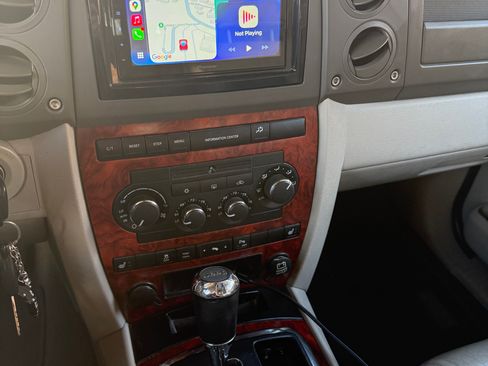 Used 2007 Jeep Commander Limited image 13