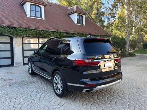 Used 2022 BMW X7 xDrive40i w/ Executive Package image 4