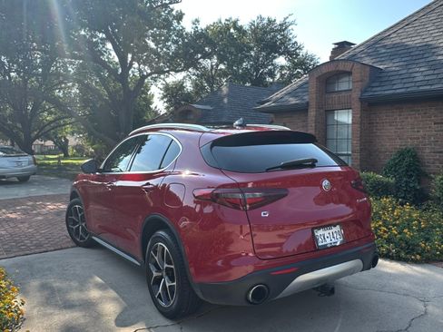Used 2019 Alfa Romeo Stelvio Ti image 5