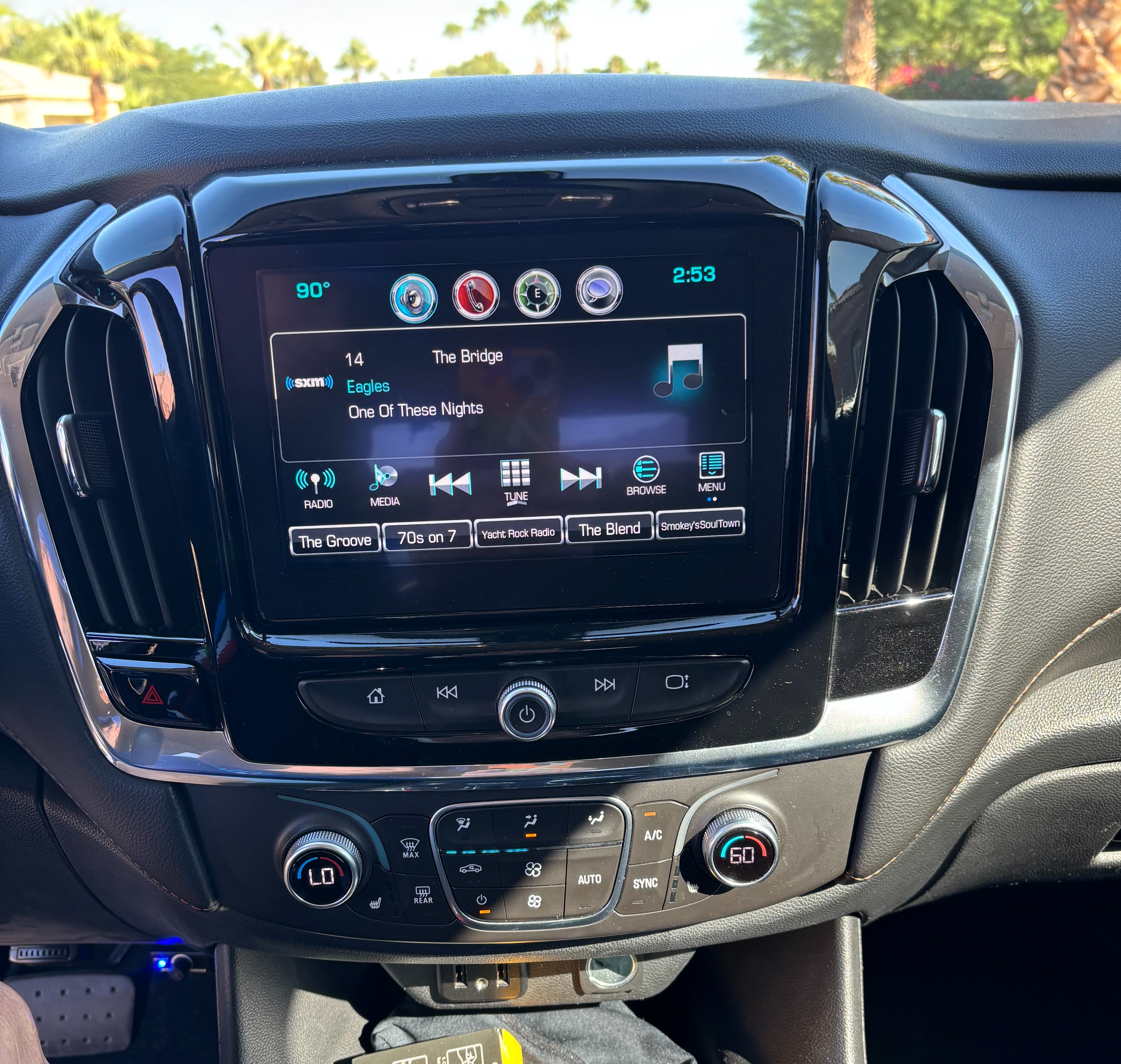 Used 2018 Chevrolet Traverse LT FWD image 19