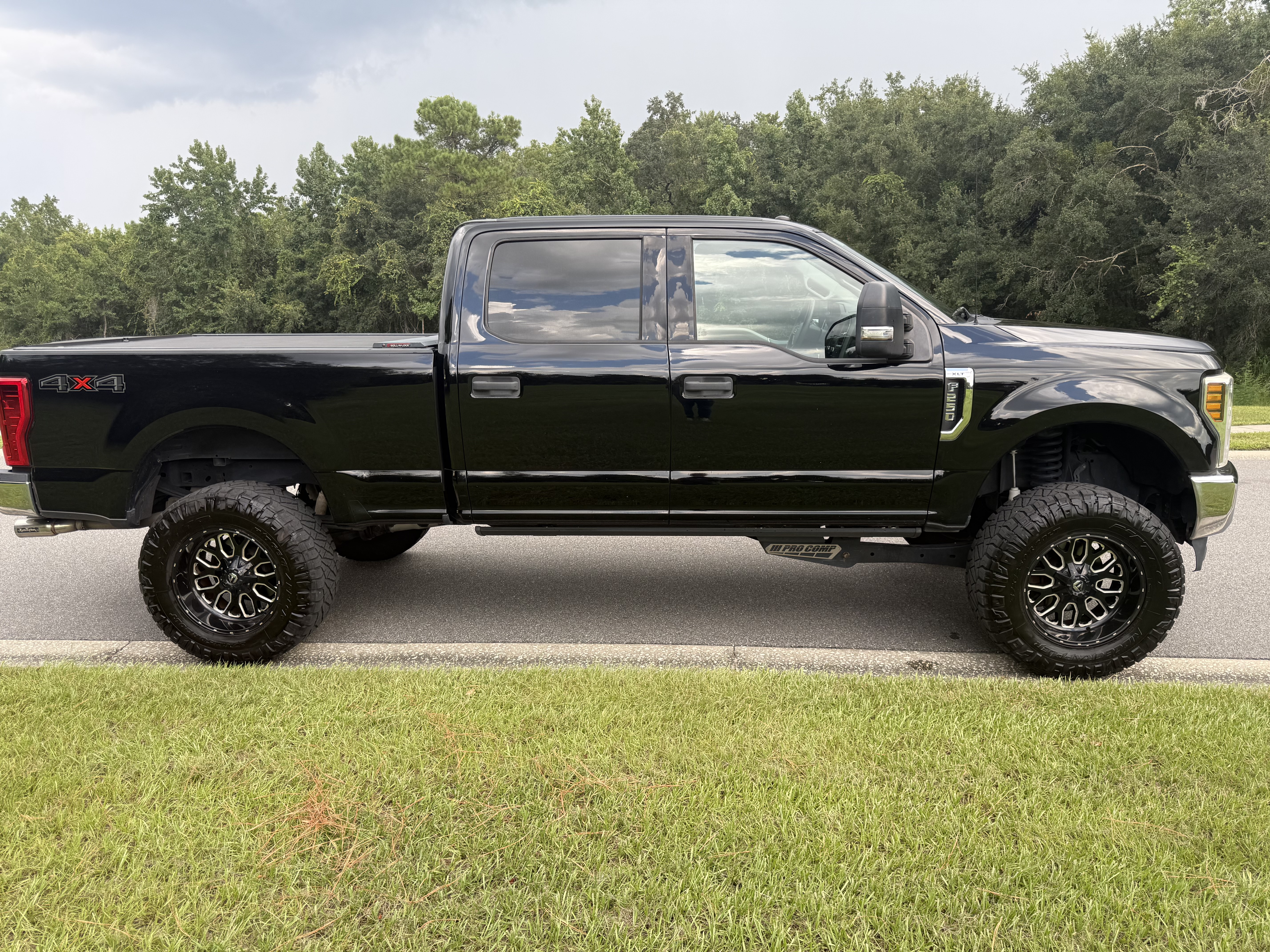 Used 2018 Ford F250 XLT AWD/4WD image 2