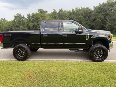 Used 2018 Ford F250 XLT AWD/4WD image 2