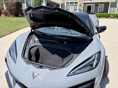 Used 2025 Chevrolet Corvette E-Ray w/ Stealth Interior Trim Package AWD/4WD image 12