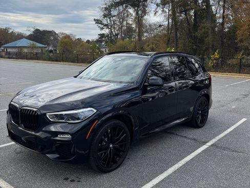 Used 2020 BMW X5 M50i w/ Executive Package image 1