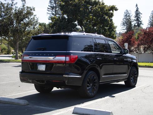 Used 2020 Lincoln Navigator Reserve image 5