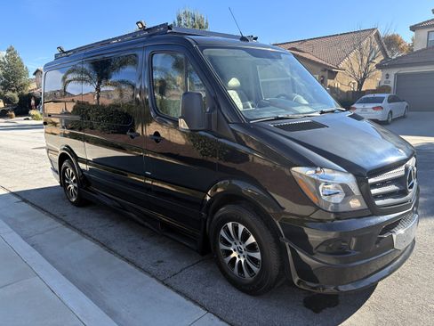 Used 2015 Mercedes-Benz Sprinter 2500 image 8