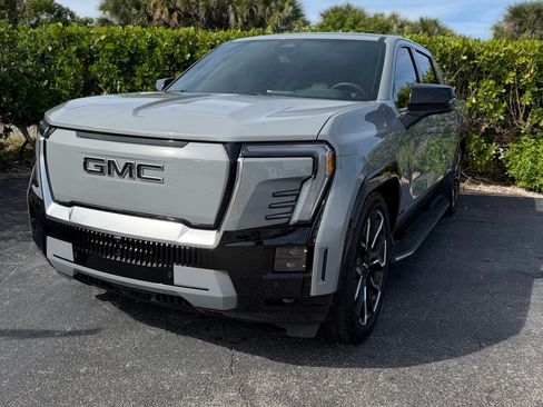 Used 2024 GMC Sierra EV Denali image 11