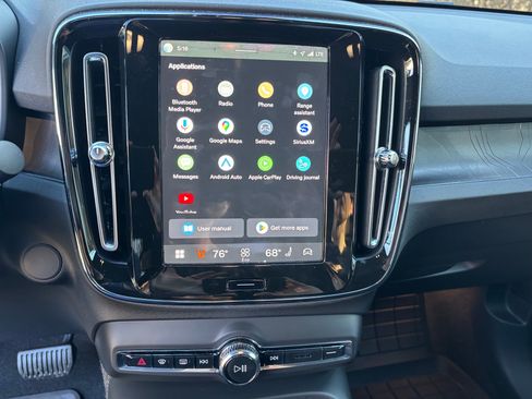 Used 2022 Volvo C40 P8 Recharge Ultimate image 11