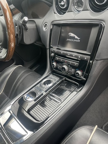 Used 2016 Jaguar XJ R-Sport AWD/4WD image 10