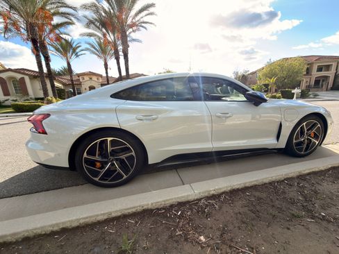 Used 2024 Audi RS e-tron GT image 5