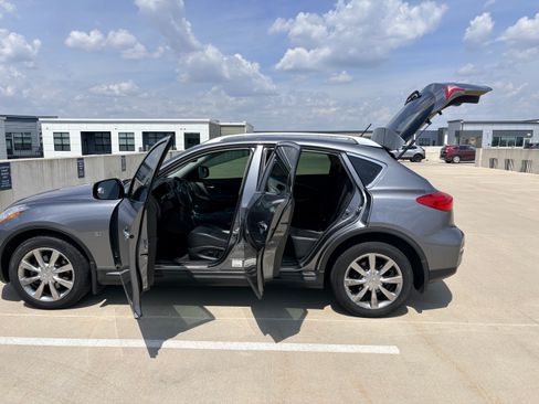 Used 2017 INFINITI QX50 AWD w/ Premium Package image 5