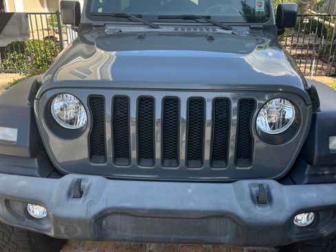 Used 2021 Jeep Wrangler Unlimited Sport image 2