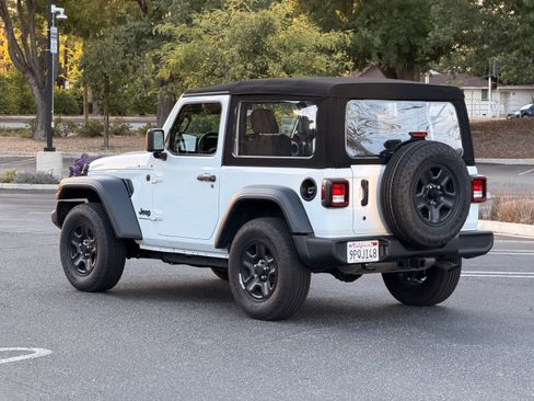 Used 2024 Jeep Wrangler Sport AWD/4WD image 10