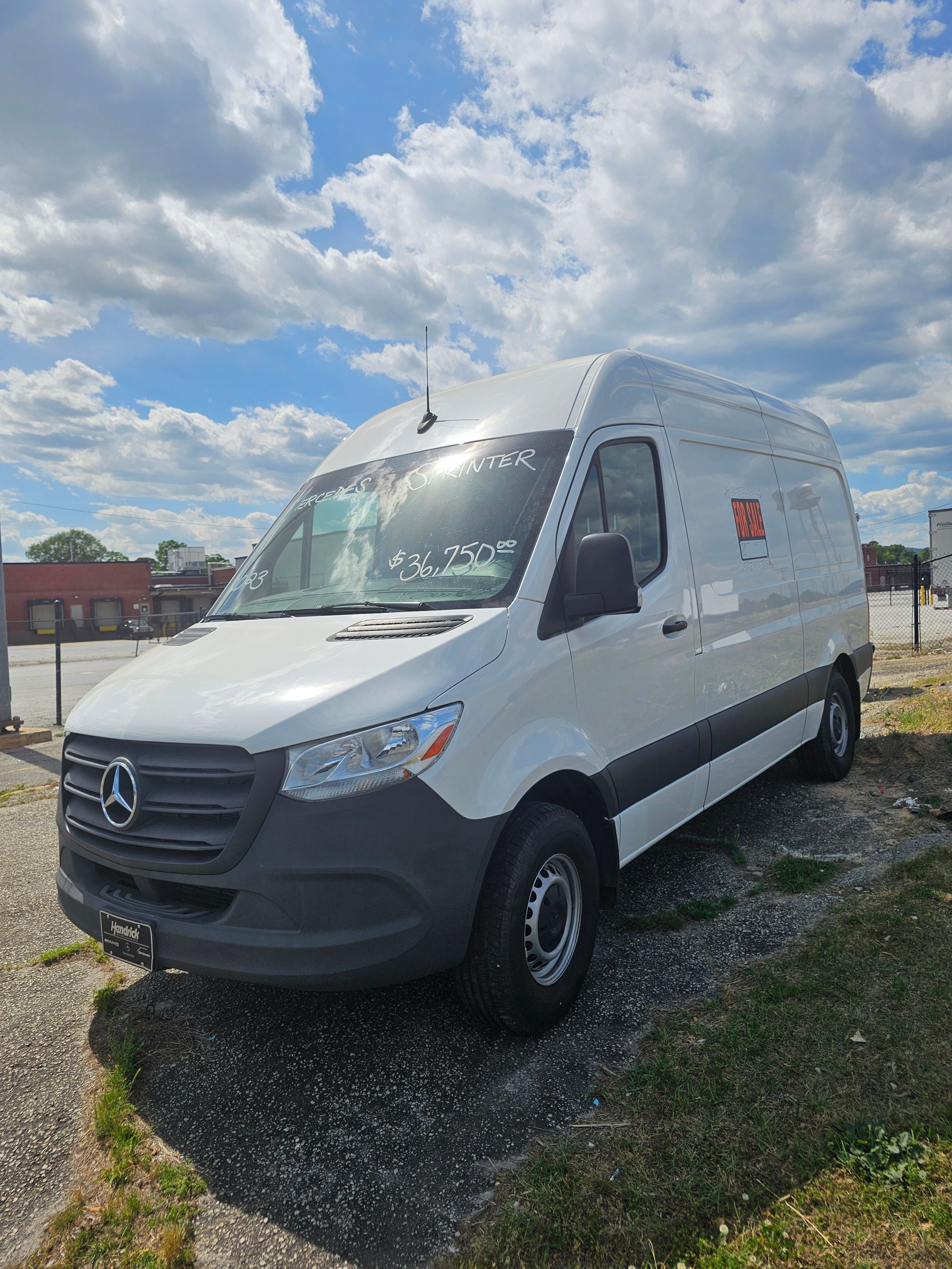 Used 2023 Mercedes-Benz Sprinter 1500 image 4