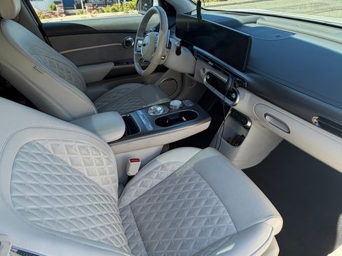 Used 2023 Genesis GV60 Performance AWD/4WD image 5