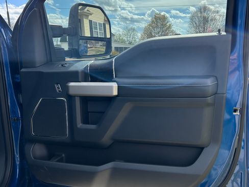 Used 2022 Ford F250 Lariat w/ Black Appearance Package image 26