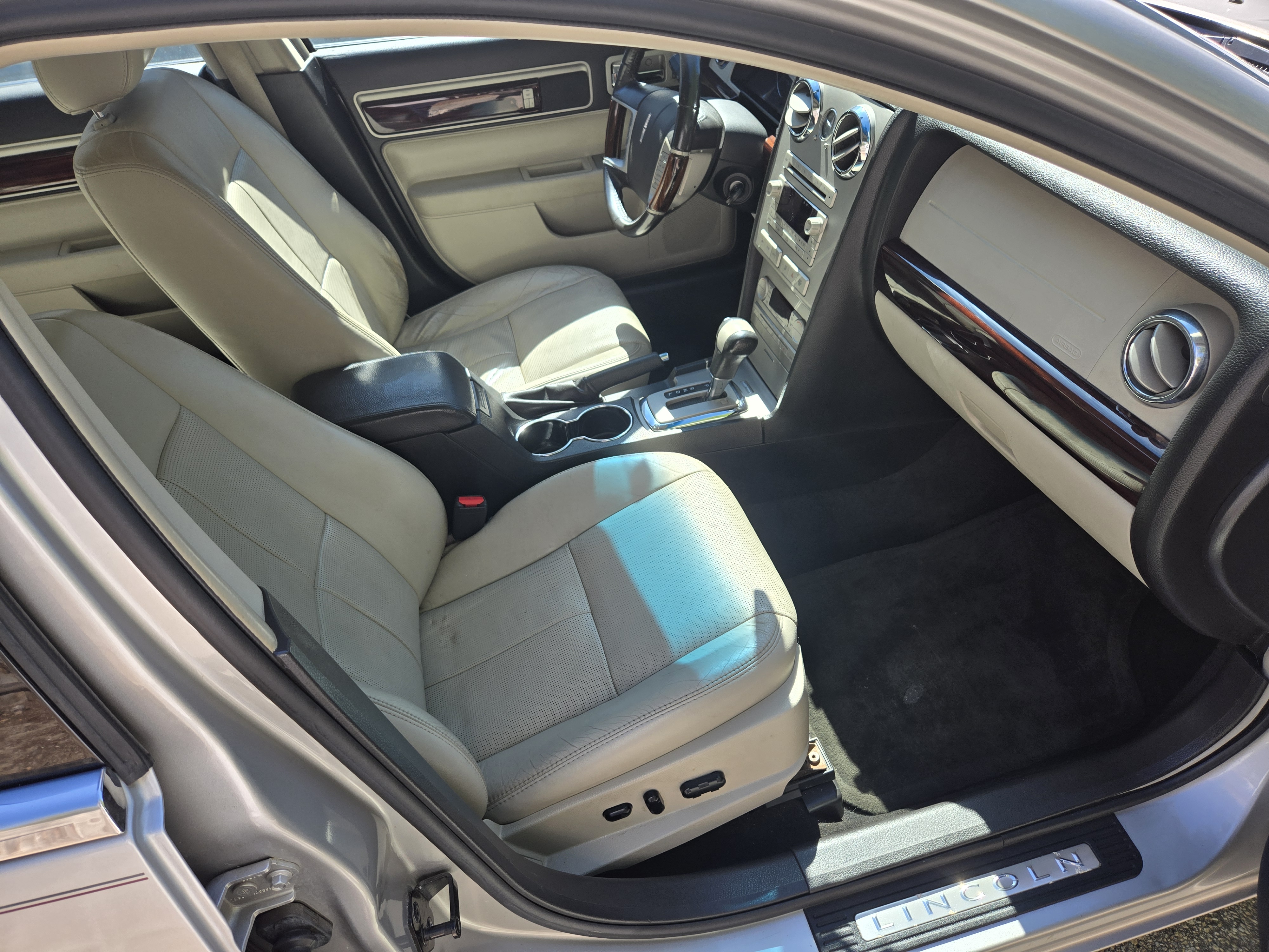 Used 2008 Lincoln MKZ FWD image 10
