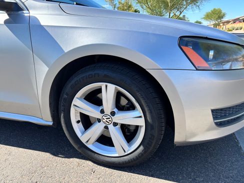 Used 2013 Volkswagen Passat TDI SE image 25