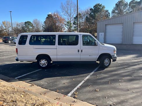 Used 2013 Ford E-350 and Econoline 350 XLT image 6