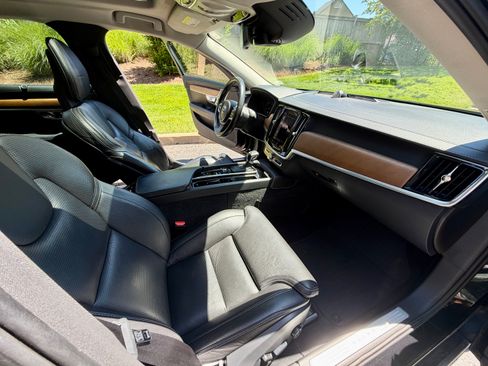 Used 2017 Volvo S90 T6 Inscription w/ Vision Package AWD/4WD image 16