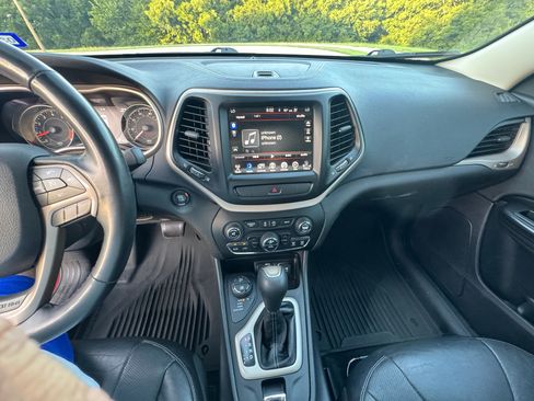 Used 2015 Jeep Cherokee Limited w/ Luxury Group image 20