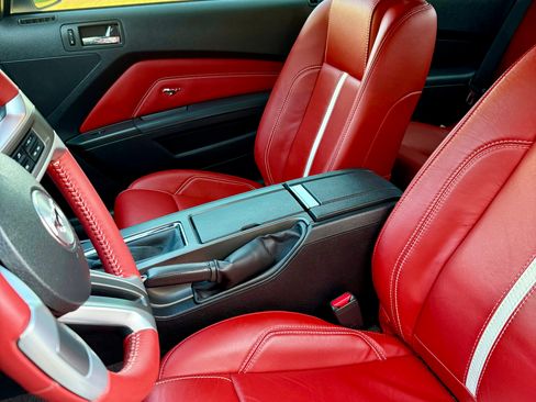 Used 2012 Ford Mustang GT Premium w/ Brembo Brake Pkg image 17