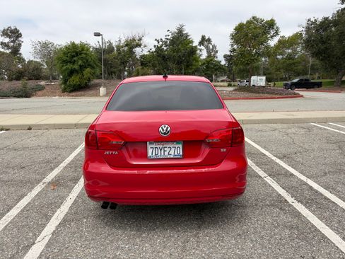 Used 2014 Volkswagen Jetta SE FWD image 2