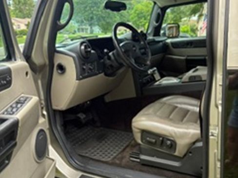 Used 2005 HUMMER H2 w/ Preferred Equipment Group AWD/4WD image 9