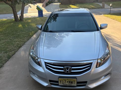 Used 2011 Honda Accord EX-L image 4