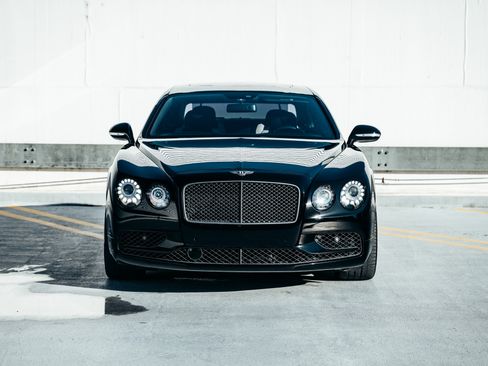 Used 2017 Bentley Flying Spur S W12 image 13