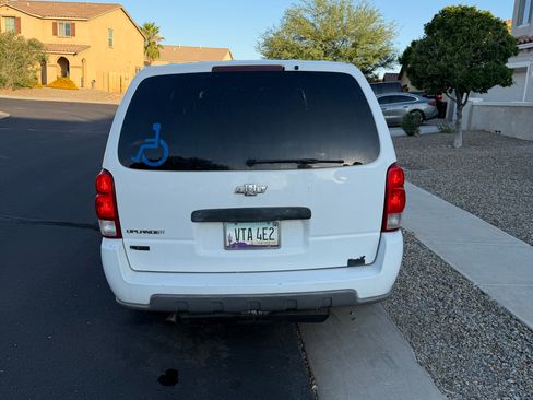 Used 2008 Chevrolet Uplander LS w/ Climate Package FWD image 6