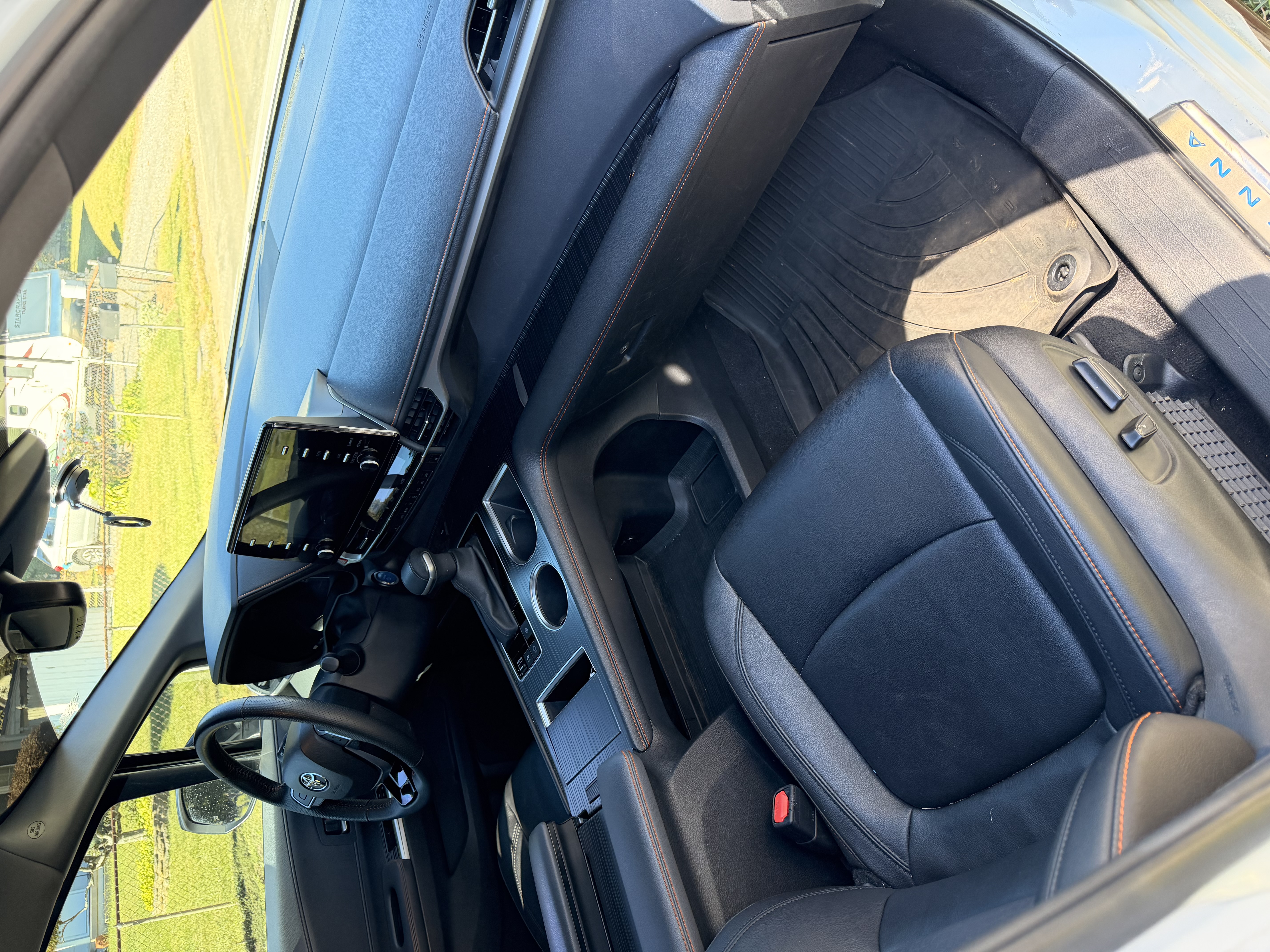 Used 2023 Toyota Sienna XSE FWD image 8