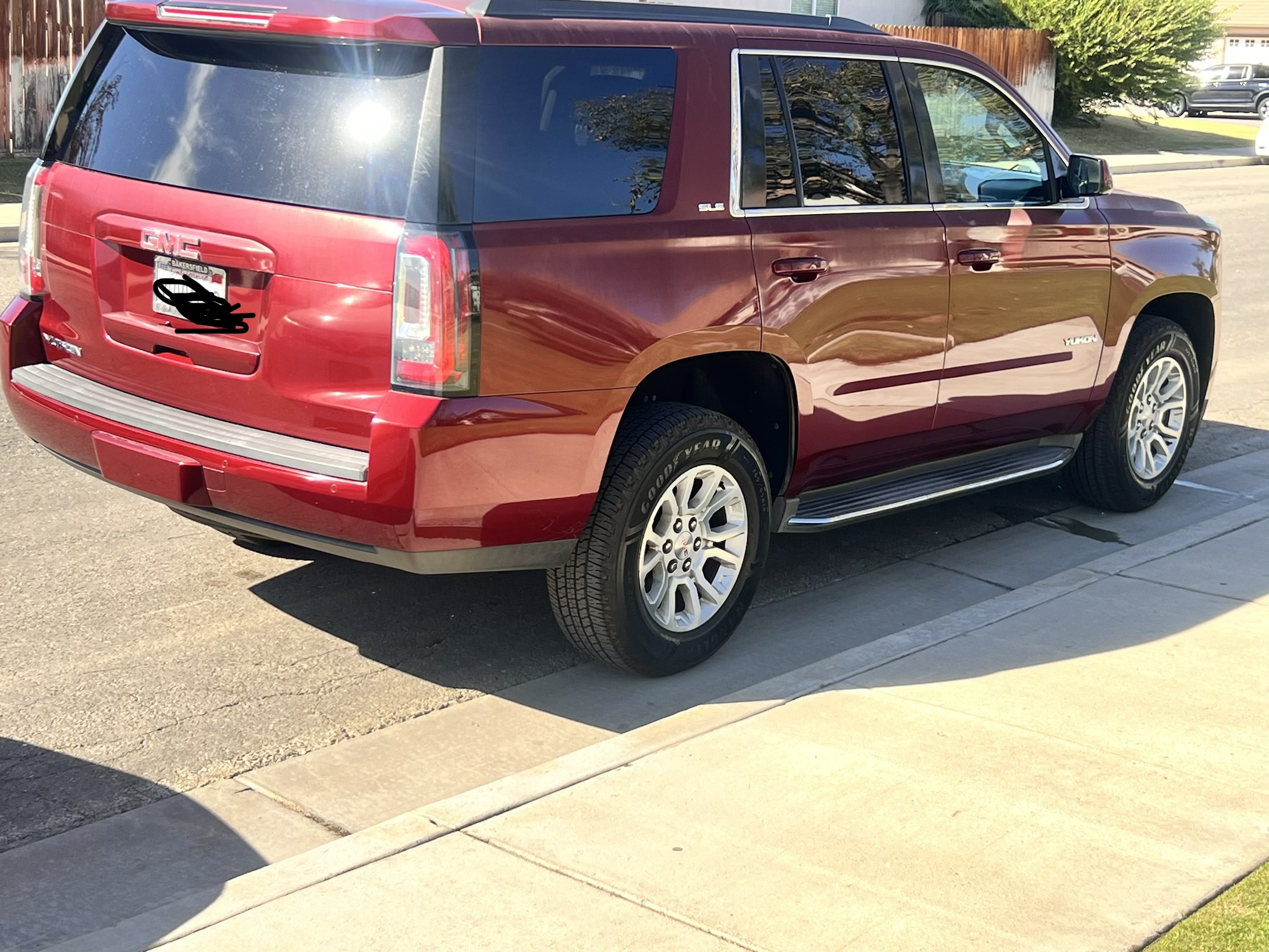 Used 2016 GMC Yukon SLE RWD image 5