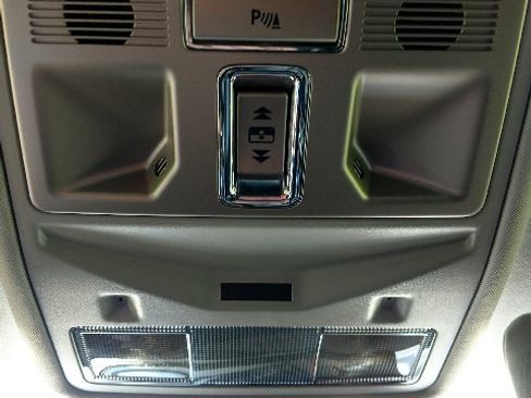 Used 2011 Jaguar XF Premium image 14