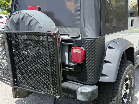 Used 2005 Jeep Wrangler X w/ Tire & Wheel Group (Ecco) AWD/4WD image 8