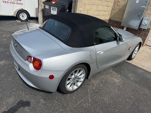 Used 2004 BMW Z4 2.5i image 2