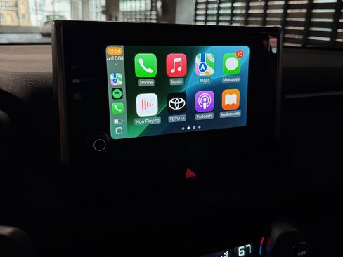 Used 2023 Toyota RAV4 XLE w/ Convenience Package image 9