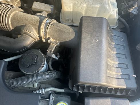 Used 2011 Ford Expedition XLT w/ 202A Rapid Spec Order Code image 15