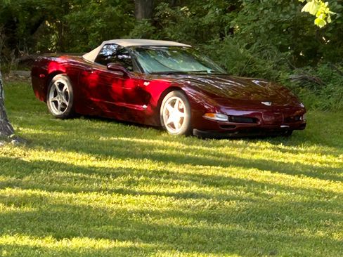 Used 2003 Chevrolet Corvette Convertible w/ Preferred Equipment Group1 RWD image 9