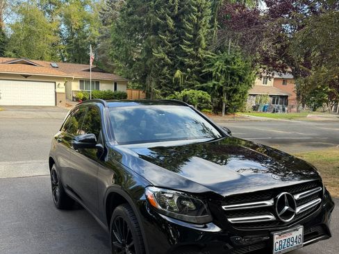 Used 2019 Mercedes-Benz GLC 300 4MATIC image 4