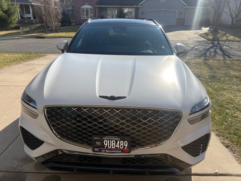 Used 2022 Genesis GV70 3.5T Sport w/ Sport Advanced Package image 5